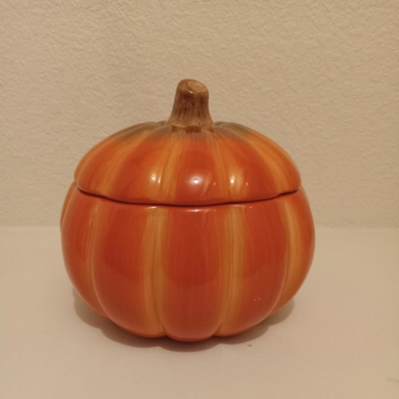 Ceramic Pumpkin jar for all seasons - Picture 2 of 12